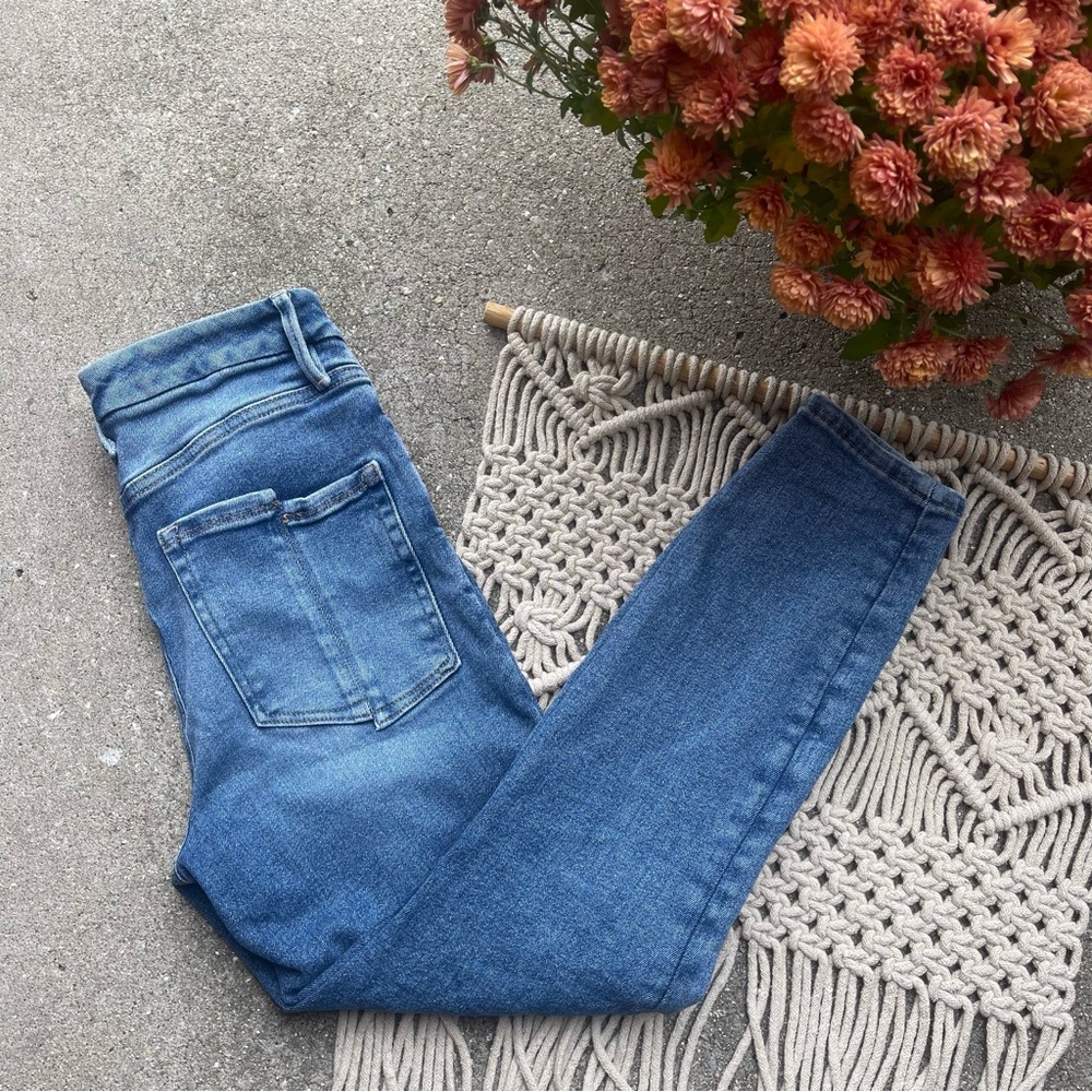 Good American High Rise Cropped Jeans Size 4 / 27